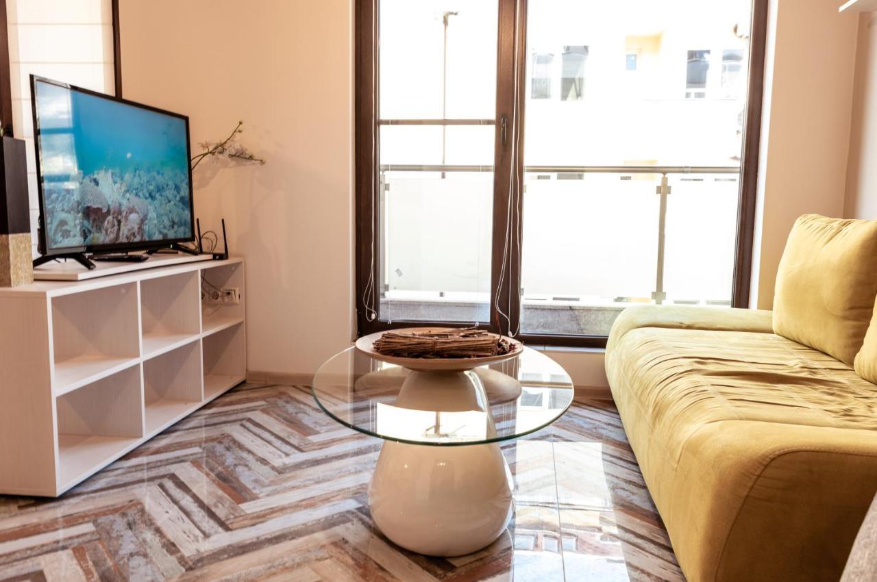 Bright 1Bdr Apartment With A Balcony София Экстерьер фото