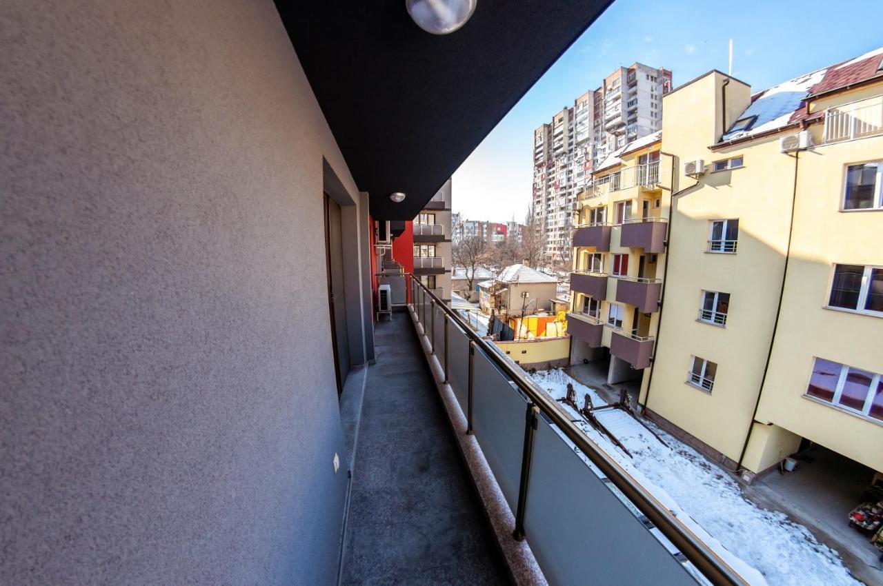 Bright 1Bdr Apartment With A Balcony София Экстерьер фото